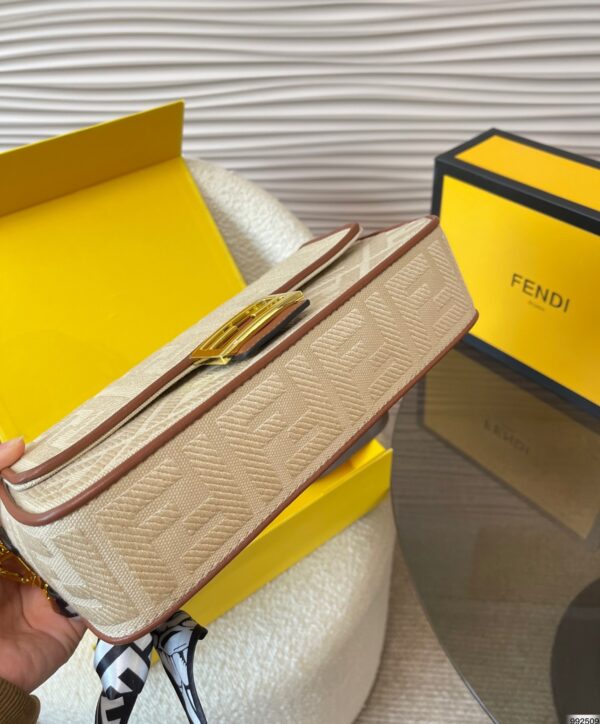 FENDI BAGUETTE NATURAL STRAW BAG WITH FF EMBROIDERY 26CM 8BR600AP4MF1LMP - Image 8