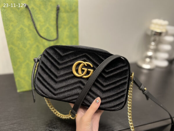 GUCCI MARMONT SMALL MATELASSE SHOULDER BAG BLACK 22CM - Image 3