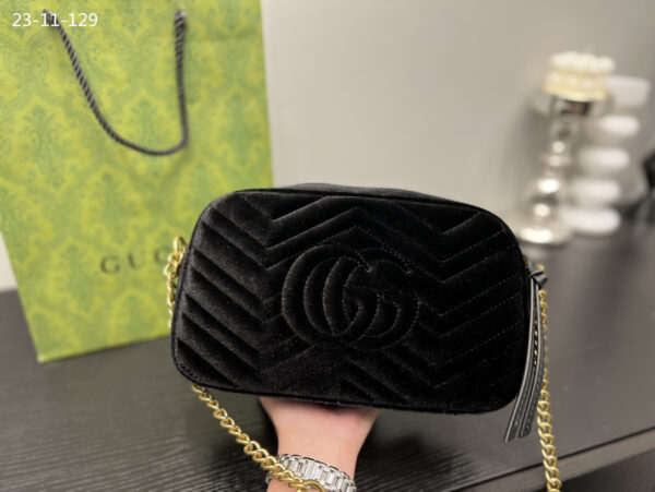 GUCCI MARMONT SMALL MATELASSE SHOULDER BAG BLACK 22CM - Image 6