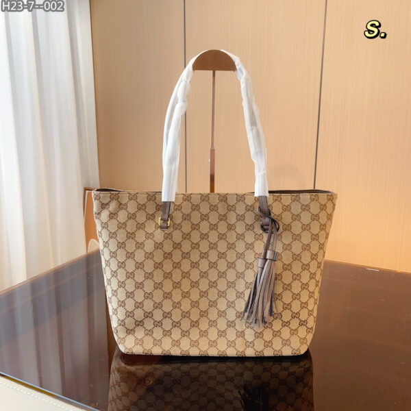GUCCI GG CANVAS FRINGE BAMBOO TOTE BAG BEIGE BROWN 31CM - Image 10