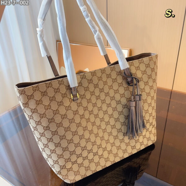 GUCCI GG CANVAS FRINGE BAMBOO TOTE BAG BEIGE BROWN 31CM - Image 6