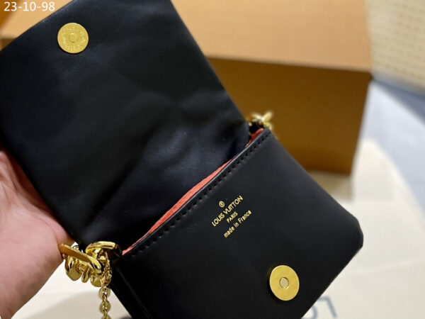 LOUIS VUITTON COUSSIN BELT BAG MONOGRAM BLACK 17CM M81125 - Image 8