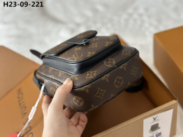 LOUIS VUITTON CHRISTOPHER WEARABLE WALLET MONOGRAM BROWN 18CM M69404 - Image 7