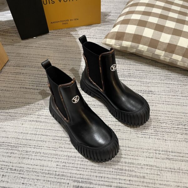 LOUIS VUITTON RUBY FLAT ANKLE BOOTS BLACK 1AB0FO - Image 2