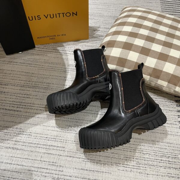 LOUIS VUITTON RUBY FLAT ANKLE BOOTS BLACK 1AB0FO - Image 9