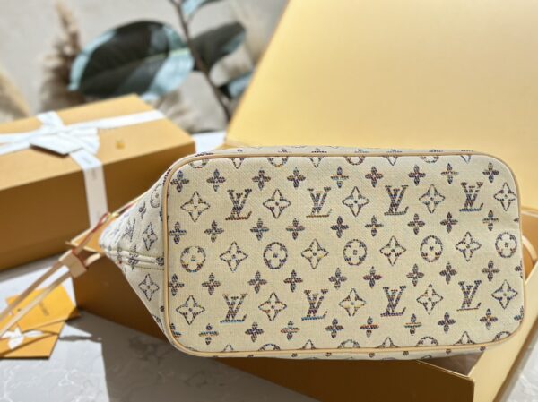 LOUIS VUITTON NEVERFULL MM MONOGRAM JACQUARD FABRIC MULTICOLOR BEIGE 32CM M24905 - Image 8
