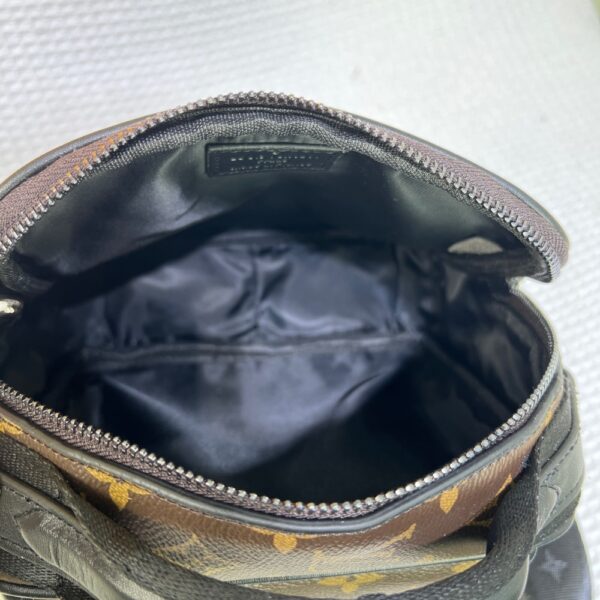 LOUIS VUITTON QUEST MESSENGER BROWN 18CM M46973 - Image 3
