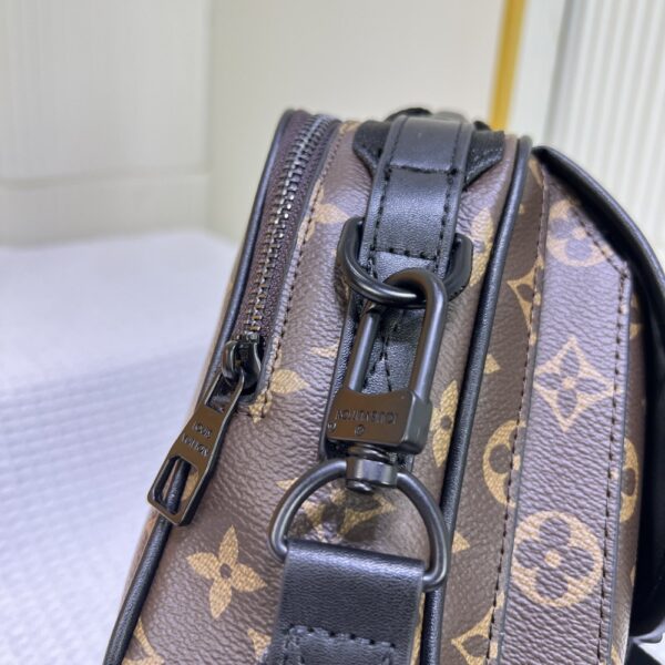 LOUIS VUITTON QUEST MESSENGER BROWN 18CM M46973 - Image 6