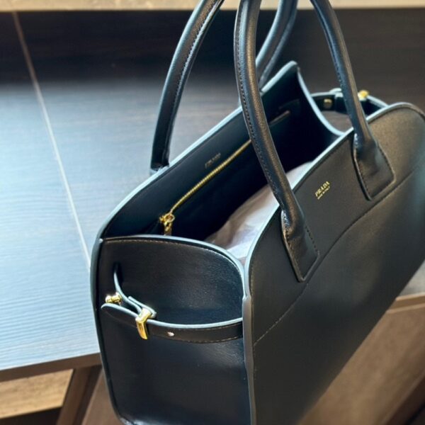 PRADA LARGE LEATHER TOTE BAG WITH BUCKLES BLACK 32CM 1BG508 2CYS F0002 V OOO - Image 4