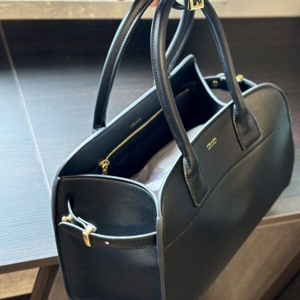 PRADA LARGE LEATHER TOTE BAG WITH BUCKLES BLACK 32CM 1BG508 2CYS F0002 V OOO - Image 5