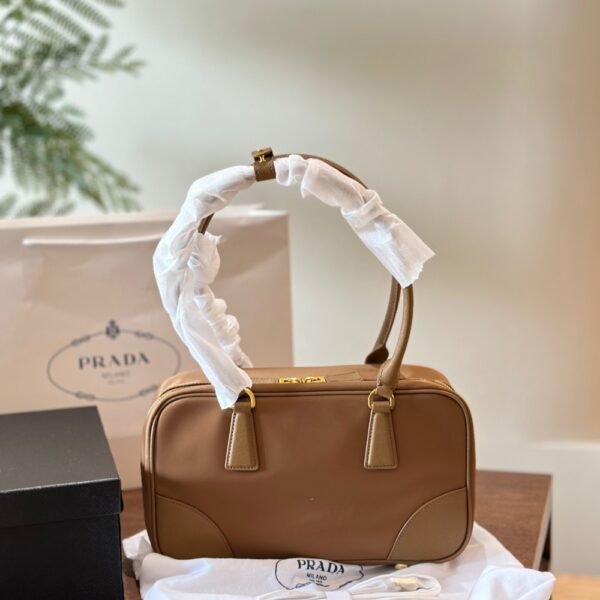 PRADA RE-EDITION 1978 MEDIUM RE-NYLON AND SAFFIANO LEATHER TWO HANDLE BAG CORK BEIGE 30CM 1BB115 R064 F0594 V TOO - Image 6