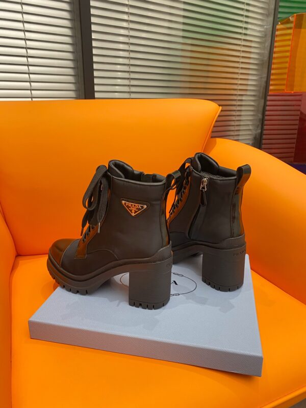 PRADA LOGO PLAQUE ANKLE BOOTS BLACK - Image 3