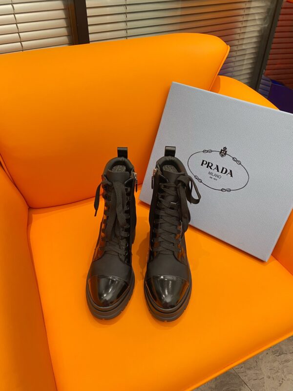 PRADA LOGO PLAQUE ANKLE BOOTS BLACK - Image 7
