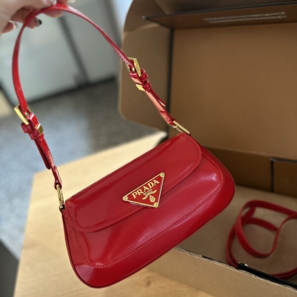 PRADA PATENT LEATHER SHOULDER BAG IN CHERRY RED 25CM 1BD355 069 F0E06 V HTO - Image 2