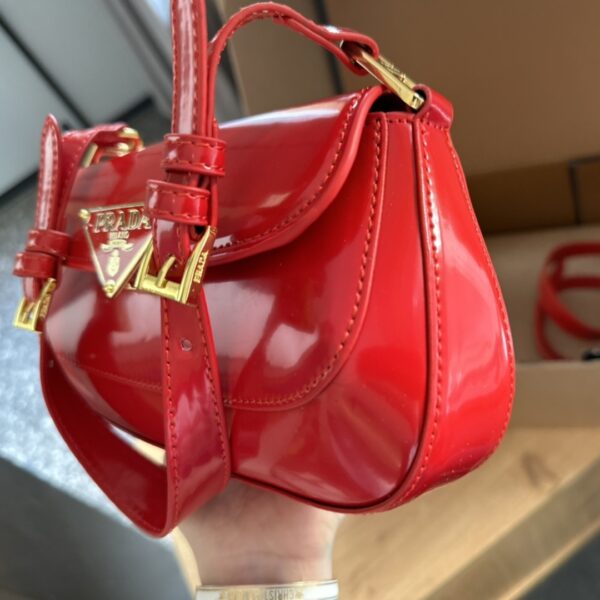 PRADA PATENT LEATHER SHOULDER BAG IN CHERRY RED 25CM 1BD355 069 F0E06 V HTO - Image 5