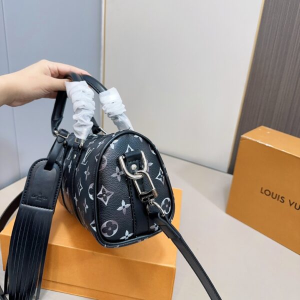 LOUIS VUITTON KEEPALL BANDOULIÈRE 25 BAG MONOGRAM BRUSHED BLACK 25CM M11595 - Image 5