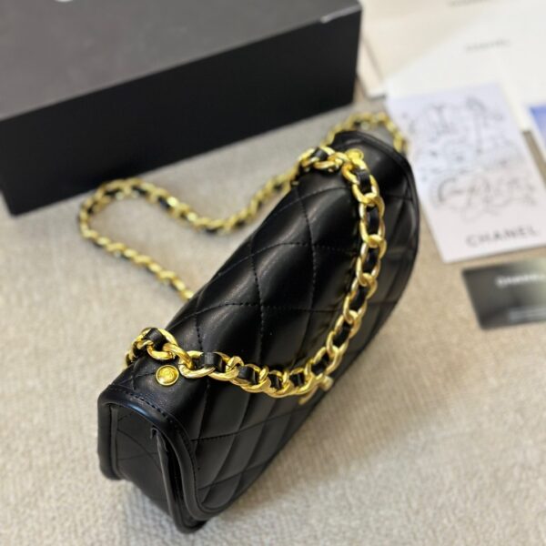 CHANEL CROSSBODY BAG LEATHER AND GOLD TONE METAL BLACK 23CM AS4845 B16235 94305 - Image 6