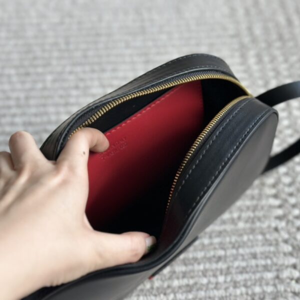 VALENTINO VLOGO WALK LEATHER CROSSBODY BAG BLACK 25CM - Image 8