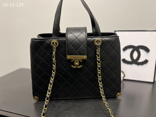 CHANEL AROUND THE CORNER TOTE BLACK 34CM - Image 3