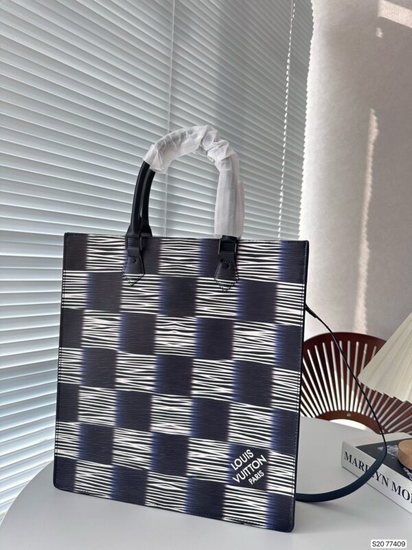 LOUIS VUITTON SAC PLAT BLUE 40CM - Image 4