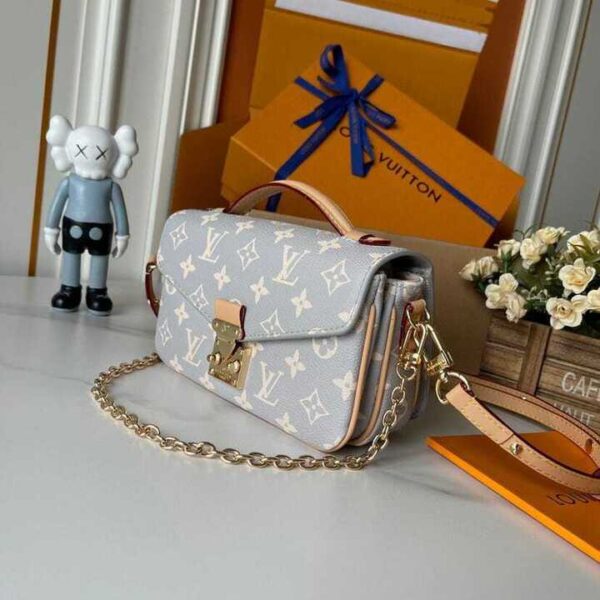 LOUIS VUITTON POCHETTE MÉTIS EAST WEST COATED CANVAS TRIANON GRAY 21CM M12429 - Image 3