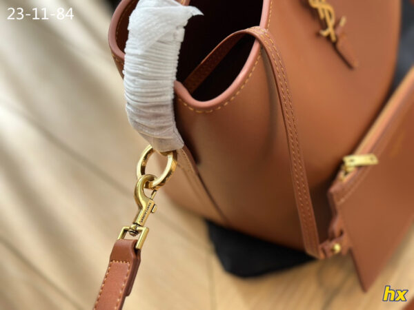 SAINT LAURENT LE 37 IN SHINY LEATHER BROWN 25CM - Image 3
