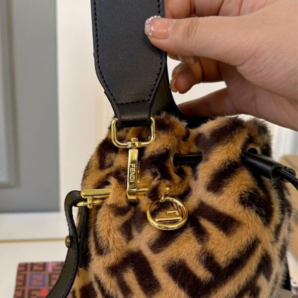 FENDI MON TRESOR SHEEPSKIN BAG BROWN 20CM - Image 7