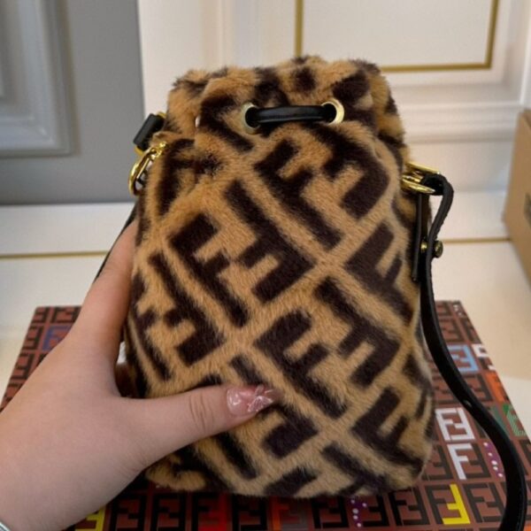 FENDI MON TRESOR SHEEPSKIN BAG BROWN 20CM - Image 2