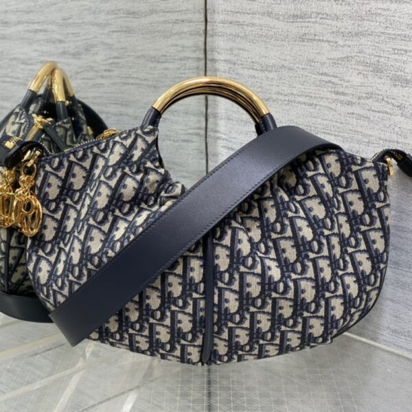 DIOR WALK IN DIOR BAG BLUE DIOR OBLIQUE JACQUARD 36CM - Image 2