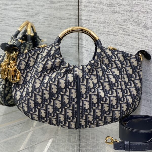 DIOR WALK IN DIOR BAG BLUE DIOR OBLIQUE JACQUARD 36CM - Image 5