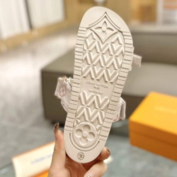 LOUIS VUITTON BOM DIA FLAT COMFORT MULE WHITE - Image 4