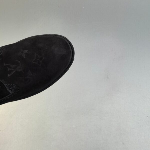 LOUIS VUITTON LV X TIMBERLAND BOOTS BLACK 1AD73B - Image 4