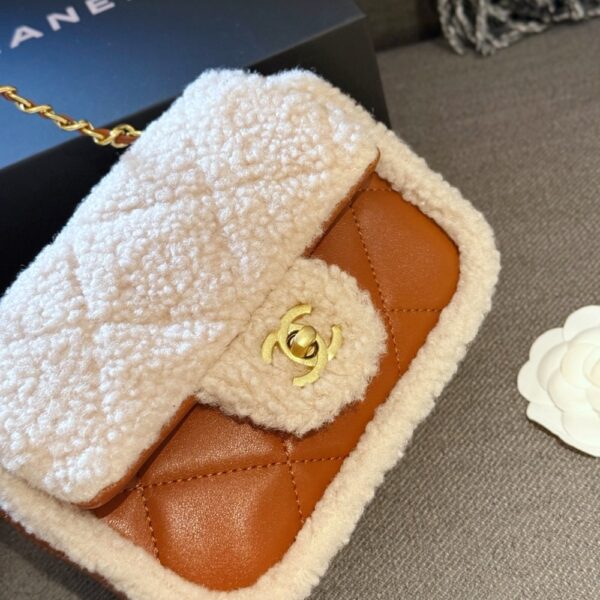 CHANEL MINI FLAP BAG SHEARLING BEIGE AND BROWN 18CM AS5148 B18194 NZW48 - Image 2