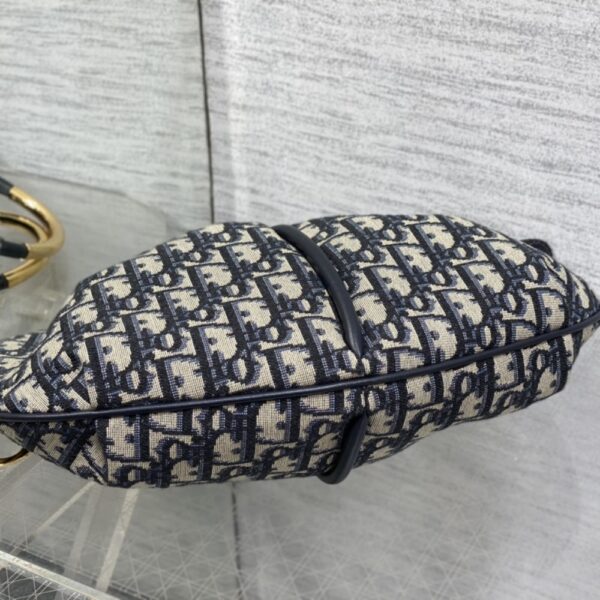 DIOR WALK IN DIOR BAG BLUE DIOR OBLIQUE JACQUARD 36CM - Image 7