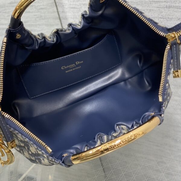 DIOR WALK IN DIOR BAG BLUE DIOR OBLIQUE JACQUARD 36CM - Image 9