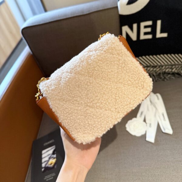 CHANEL MINI FLAP BAG SHEARLING BEIGE AND BROWN 18CM AS5148 B18194 NZW48 - Image 5