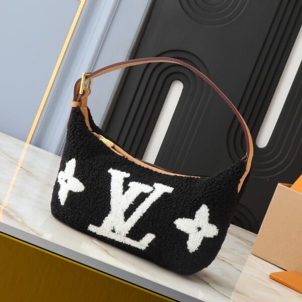 LOUIS VUITTON HILLS POCHETTE SHEARLING BLACK 18CM M11920 - Image 2