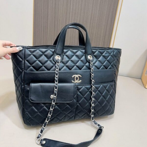 CHANEL LARGE ZIPPED SHOPPING BAG BLACK 32CM - Image 2