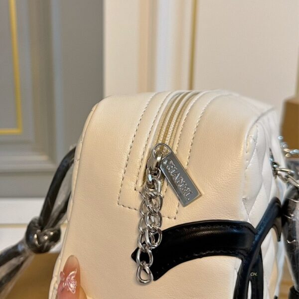 CHANEL CAMBON BOWLER BAG QUILTED LEATHER WHITE AND BLACK 26CM - Image 4