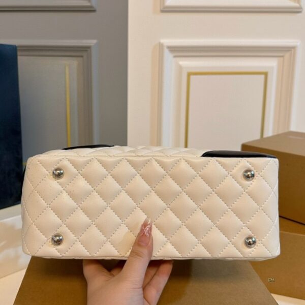 CHANEL CAMBON BOWLER BAG QUILTED LEATHER WHITE AND BLACK 26CM - Image 6