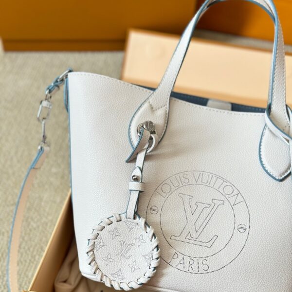LOUIS VUITTON BLOSSOM MAHINA BAG WITH LV CIRCLE MOTIF WHITE 23CM - Image 5
