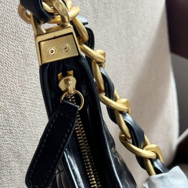 CHANEL GABRIELLE BAG BLACK 22CM - Image 4