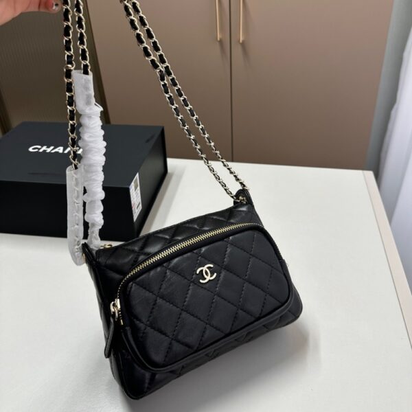 CHANEL SHOULDER CROSSBODY BAG WITH CHAIN BLACK 20CM - Image 2