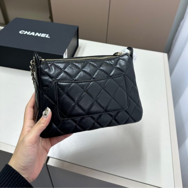 CHANEL SHOULDER CROSSBODY BAG WITH CHAIN BLACK 20CM - Image 7