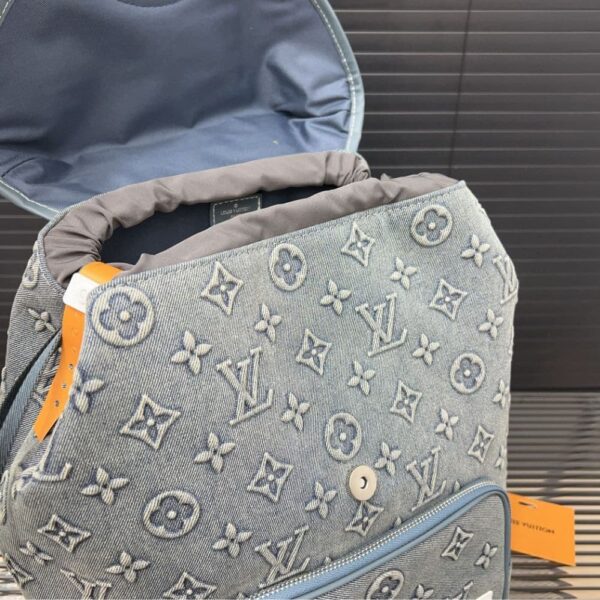LOUIS VUITTON MONTSOURIS RUCKSACK MONOGRAM WASH BLUE 32CM - Image 6