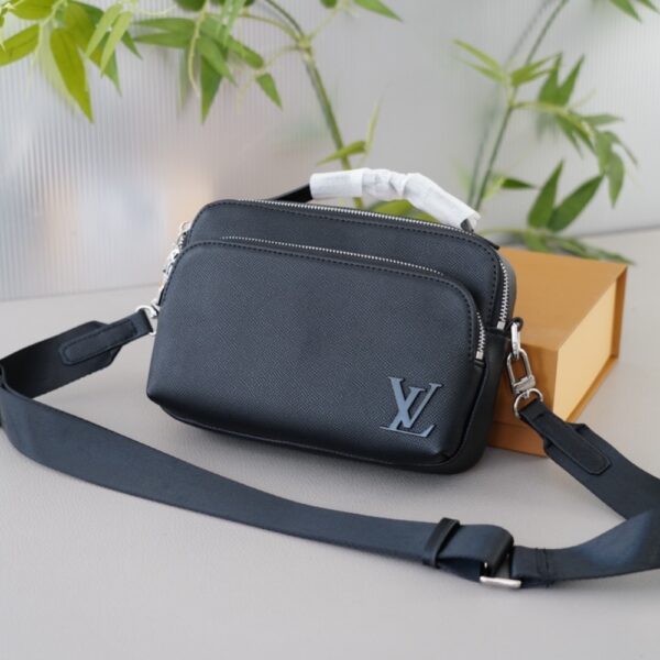 LOUIS VUITTON AVENUE MESSENGER BAG BLACK 23CM M11657 - Image 3