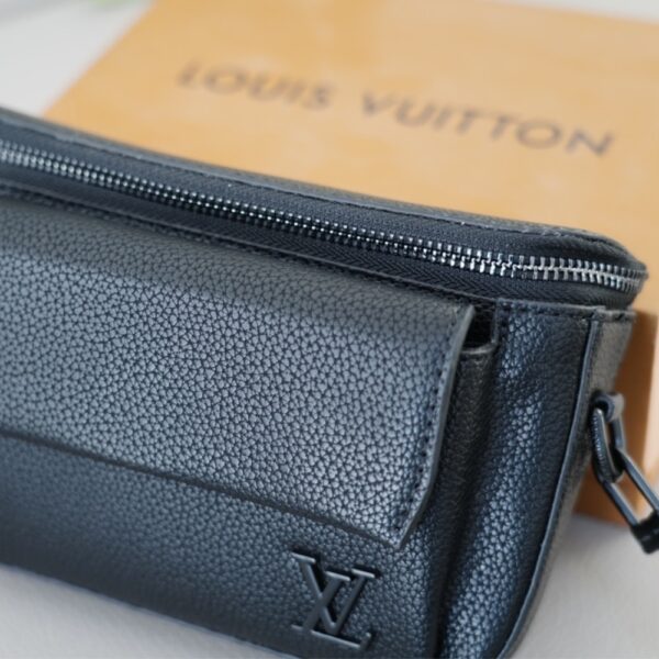LOUIS VUITTON PILOT BAG BLACK 29CM - Image 5