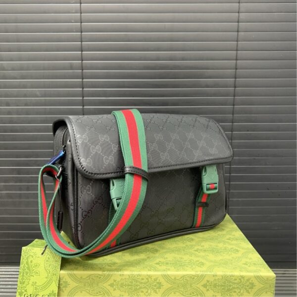 GUCCI GG SUPREME CANVAS SMALL MESSENGER BAG BLACK 23CM - Image 2