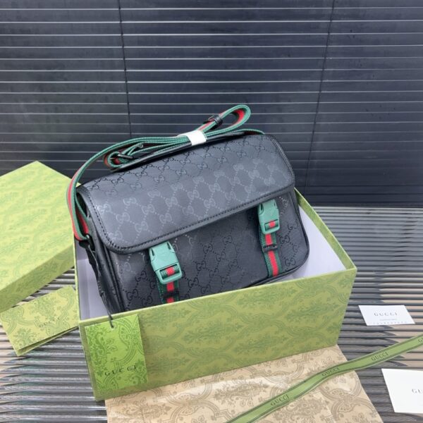 GUCCI GG SUPREME CANVAS SMALL MESSENGER BAG BLACK 23CM - Image 3