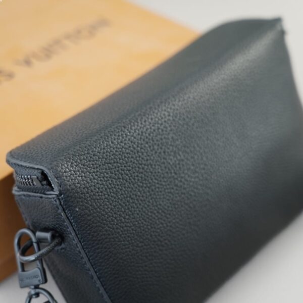 LOUIS VUITTON PILOT BAG BLACK 29CM - Image 7